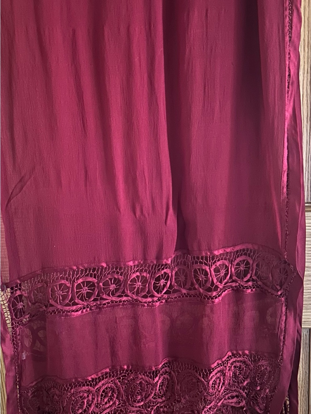 Women’s 100% Silk Scarf EUC - Burgundy - Picture 3 of 3